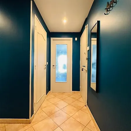 The Nice: Cozy 3-room Airport Getaway Apartment
