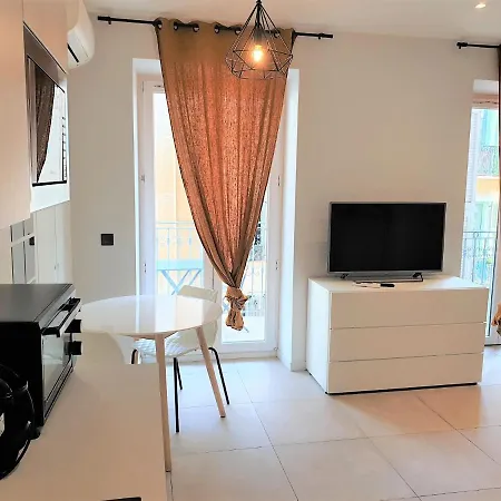 Studio Centre 306 * Nice