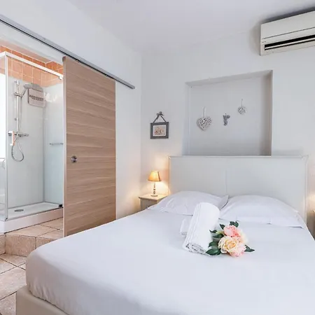 Apartment 1 Bedroom In Port *
