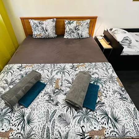 The Nice: Cozy 3-room Airport Getaway Apartment