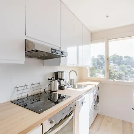 Private In Renovated - Tram 1 Min Walk 니스