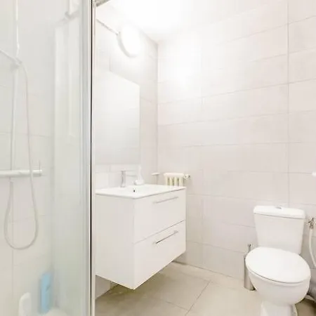 홈스테이 Private In Renovated - Tram 1 Min Walk