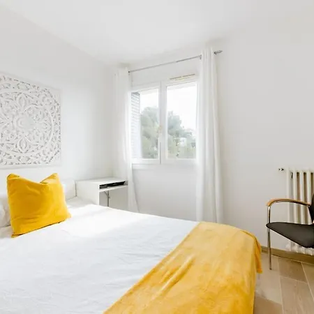 Private In Renovated - Tram 1 Min Walk 홈스테이