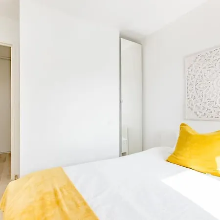 홈스테이 Private In Renovated - Tram 1 Min Walk 니스