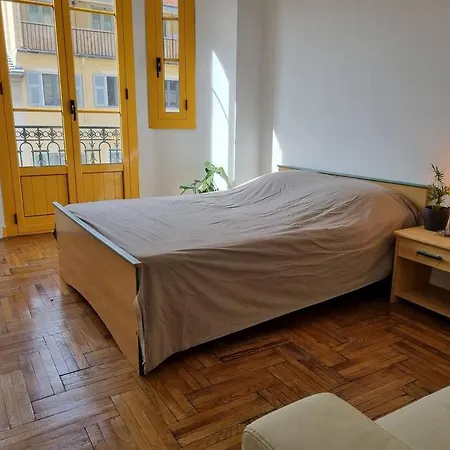 Apartment Cozy 15min Walk From The Beach 70m2 *