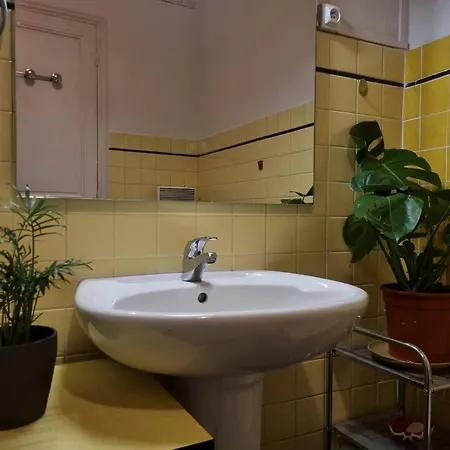 Cozy 15min Walk From The Beach 70m2 Apartment