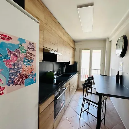 Apartment The Nice: Cozy 3-room Airport Getaway *