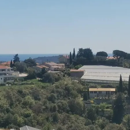 Vakantiehuis Maison Traditionnelle Sur Les Collines Nicoises *