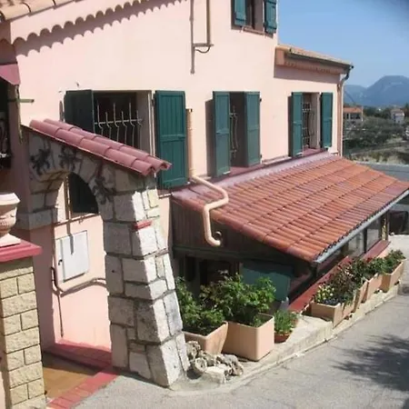 Maison Traditionnelle Sur Les Collines Nicoises * Nice