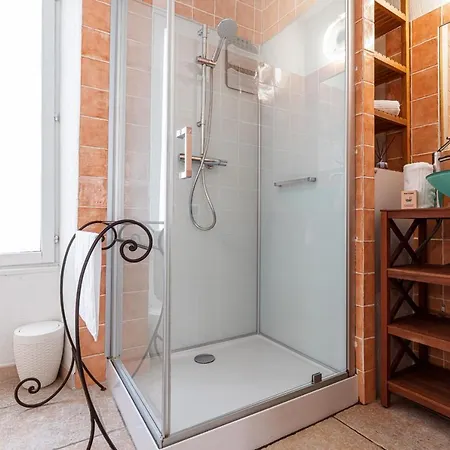 1 Bedroom In Port Apartment *