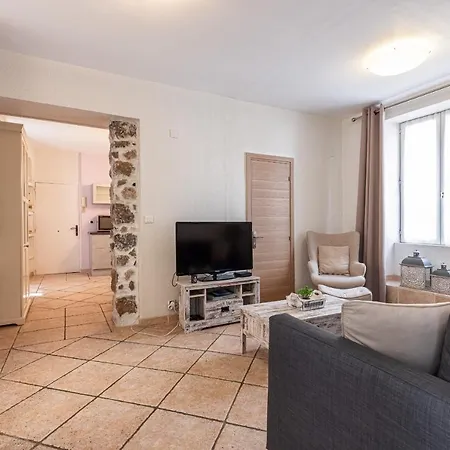 1 Bedroom In Port * Nice