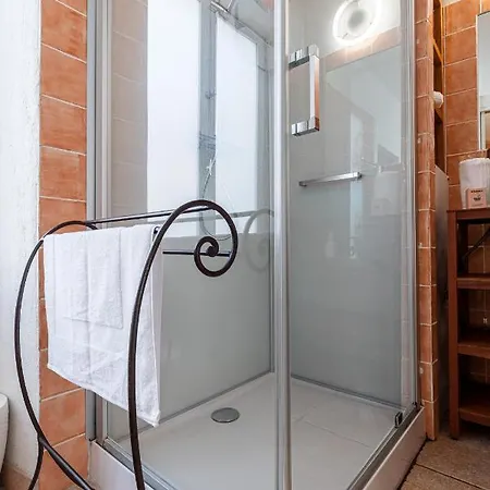 1 Bedroom In Port