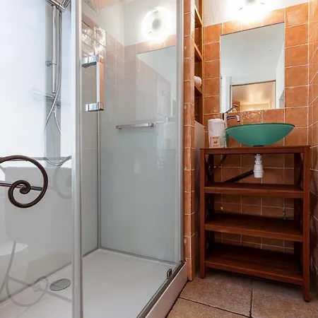 1 Bedroom In Port * Nice