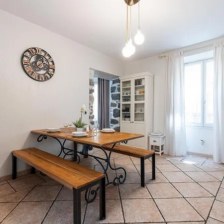 1 Bedroom In Port * Nice