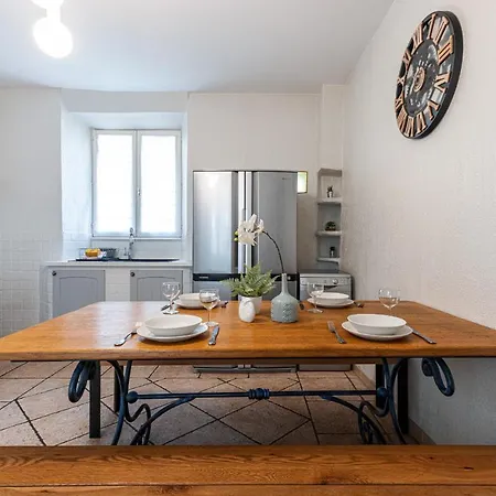 1 Bedroom In Port *