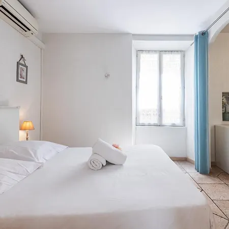 1 Bedroom In Port
