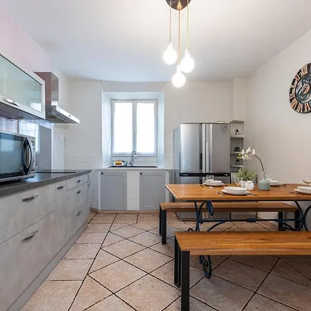 1 Bedroom In Port * Nice