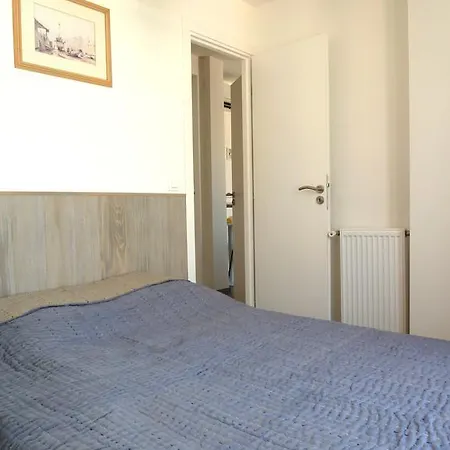 New 1 Bedroom Apt Place Garibaldi Apartment Nice