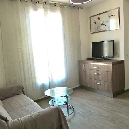 Apartment New 1 Bedroom Apt Place Garibaldi *
