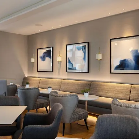 Sheraton Airport Hotel 4*