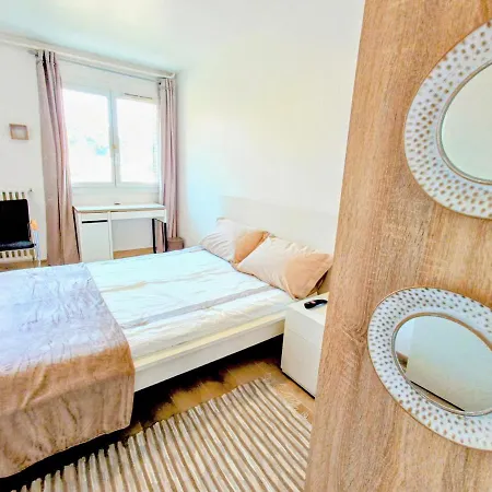 Private In Renovated - Tram 1 Min Walk 홈스테이 니스