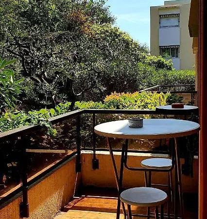 Exceptionnel Studio Proche Mer Avec Piscine, Parking Et Terrasse Nice