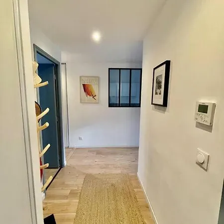 Ultra Central, Air Conditionned, Very Quiet! Apartment