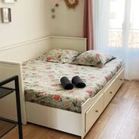 Ultra Central, Air Conditionned, Very Quiet! Apartment