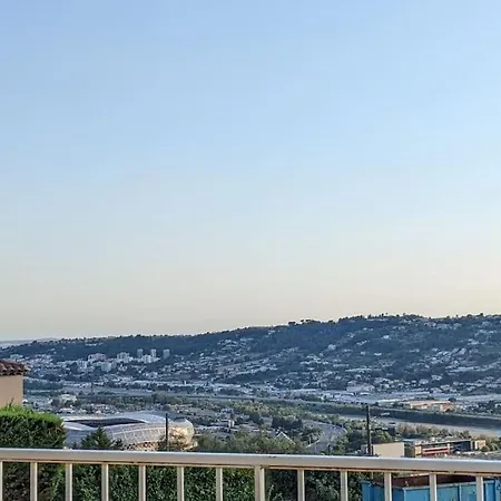 3 Pieces Dans Avec Piscine Apartment *