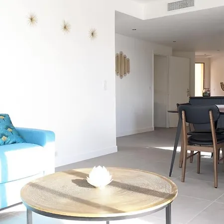Apartment 3 Pieces Dans Avec Piscine *