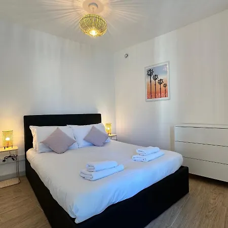Superbe Neuf - 5min Walk Apartment