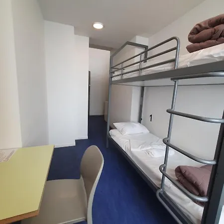 Hi Les Camelias Hostel *