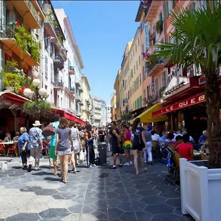 A Louer Au Coeur Du Carre Dor A Nice, Rue Dalpozzo A 150 Metres Des Plages * Nice