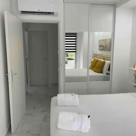 Superbe Carre Delfino Port De Apartment *