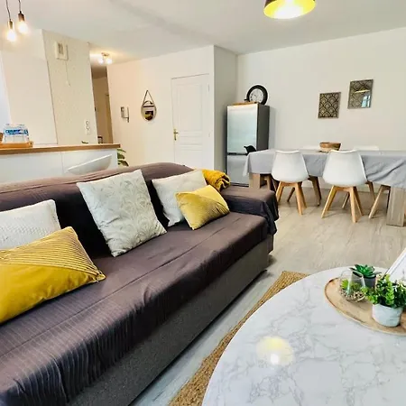 Ondine: Hillside With Pool And Parking In * Nice