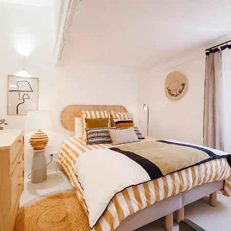 Renting - Neuve - Luxury Triplex Old Town Massena Garibaldi - 4 Bedroom - Ac Apartment *