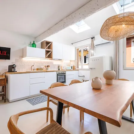 Apartment Renting - Neuve - Luxury Triplex Old Town Massena Garibaldi - 4 Bedroom - Ac Nice