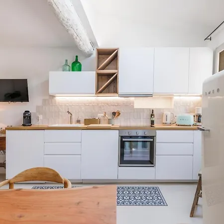 Renting - Neuve - Luxury Triplex Old Town Massena Garibaldi - 4 Bedroom - Ac Apartment