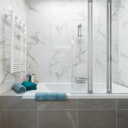 Apartment Large Haussmanian In The Heart Of *