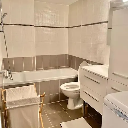 Apartment Au Coeur De Pour 4 - Clim & Wifi *