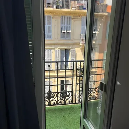 Centre Apartment *