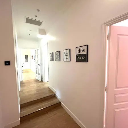 Large Haussmanian In The Heart Of Apartment *