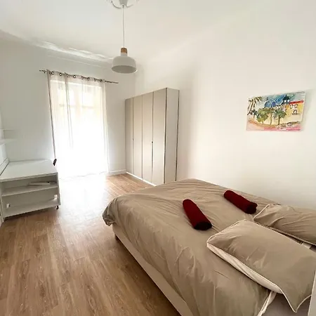 Large Haussmanian In The Heart Of Apartment *