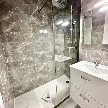 Apartment Superbe Neuf - A 5 Min A Pied