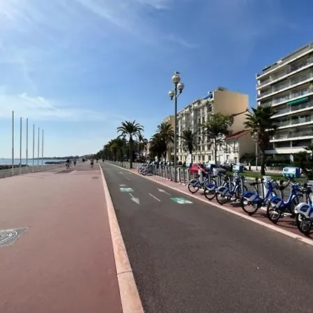 Apartment Jardin Sur La Promenade Des
