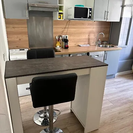 Apartment 600m Port, Tramway, Clim, Wifi