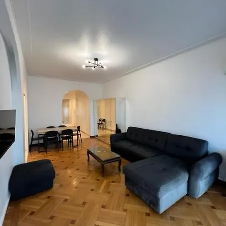 Jardin Sur La Promenade Des Apartment