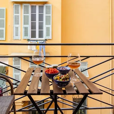 #44 1 Bdr Flat Cap Ac Balcony 5mins Walk To Apartment *