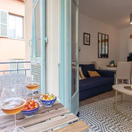 #44 1 Bdr Flat Cap Ac Balcony 5mins Walk To Apartment *