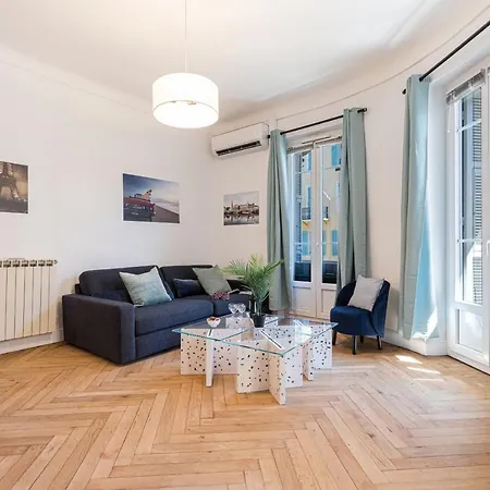 Feel - Foch 28 Apartment